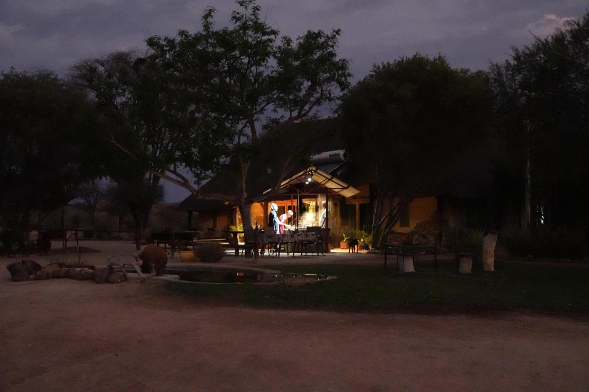 Camp Mara Hotel Омаруру Екстериор снимка